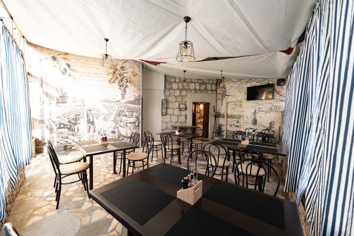 Apartments Magli Kastela Bagian luar foto