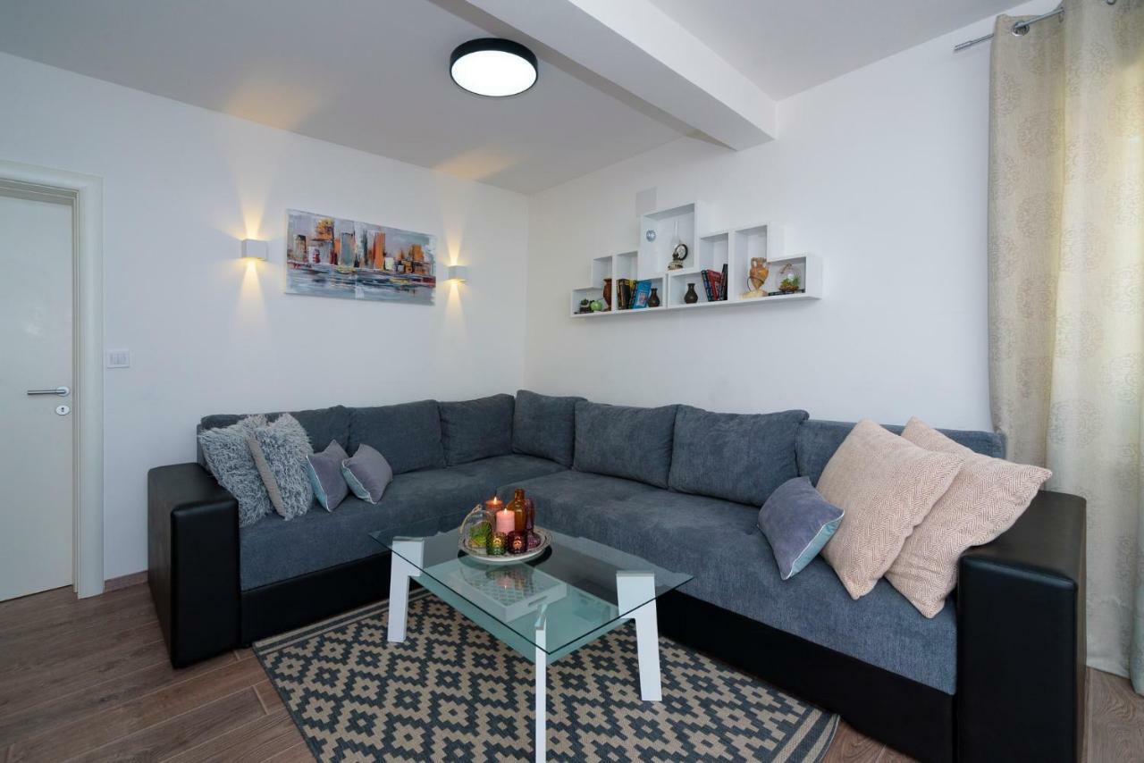 Apartments Magli Kastela Bagian luar foto